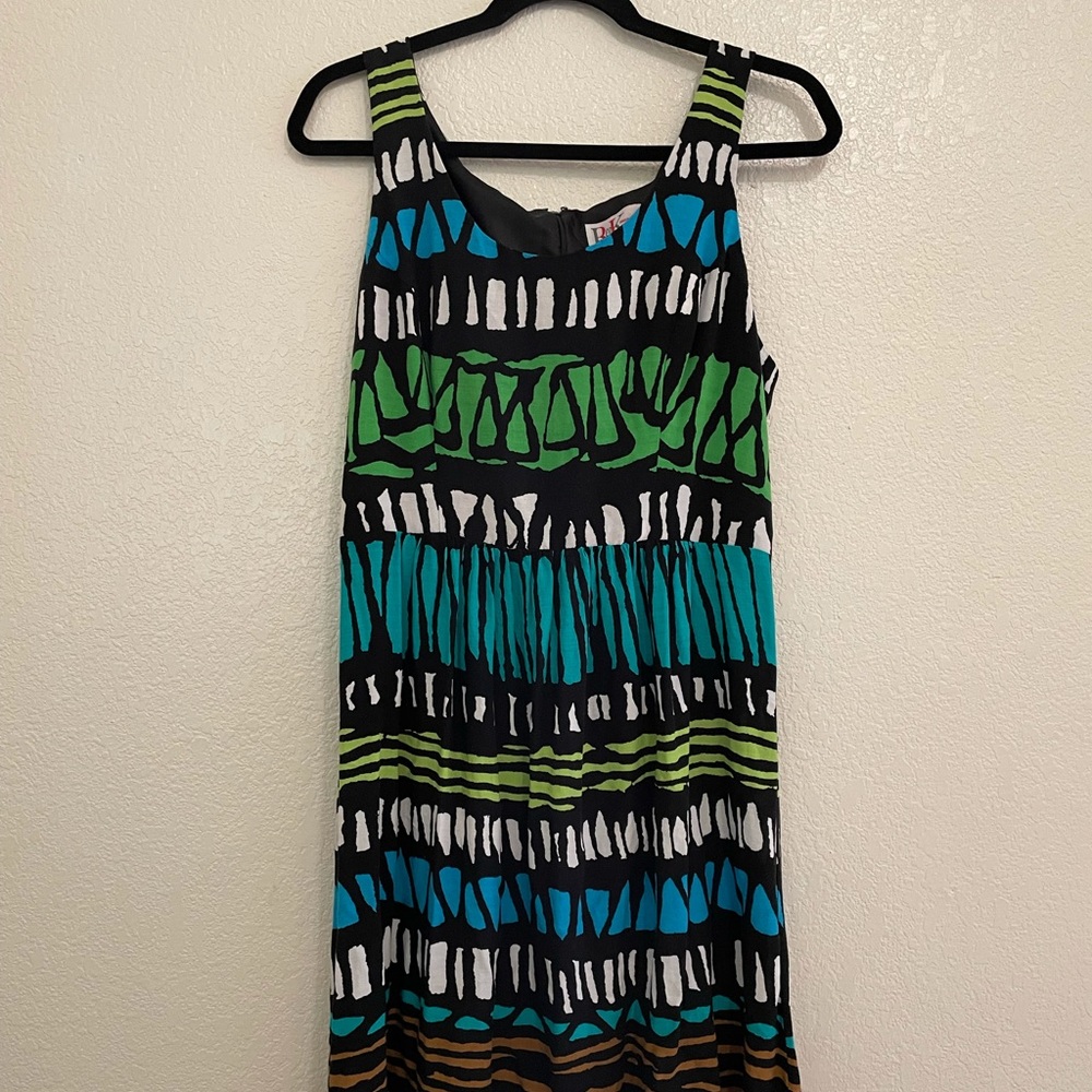 Abstract Dress - Picture 6 of 6